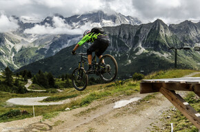 Downhill in the land of World Championships