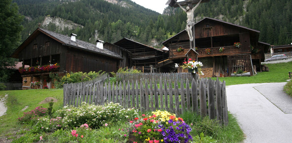 Traditional Trentino Trunks - Typical Wooden Homes