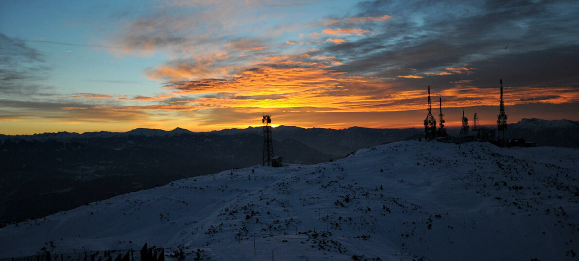 Skifahren bei Tagesanbruch: Vom Frühstück direkt auf die Piste  #1