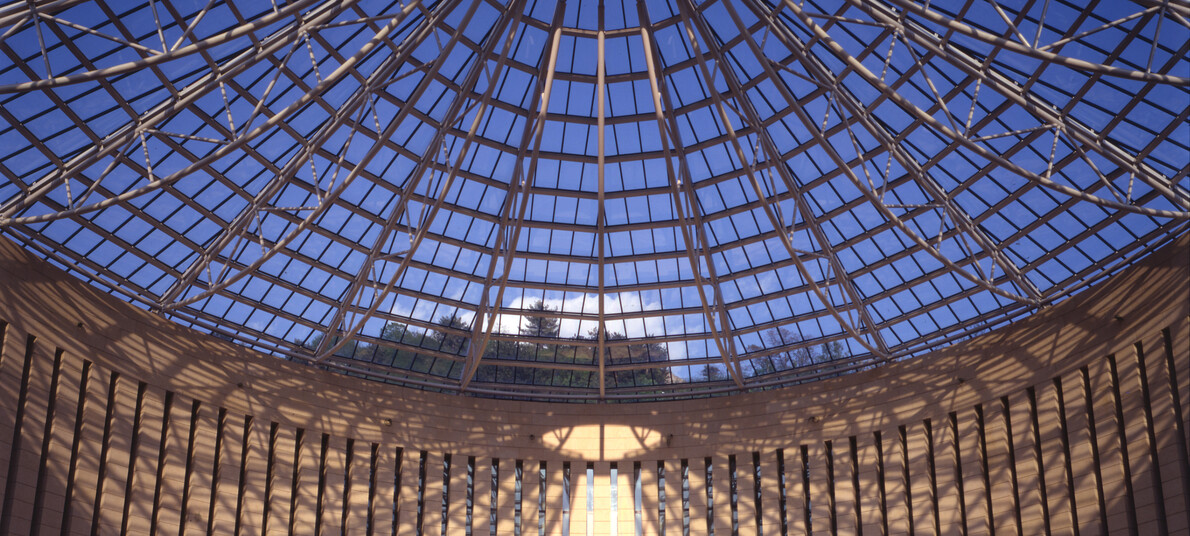 Vacanze per i ponti di primavera, MART