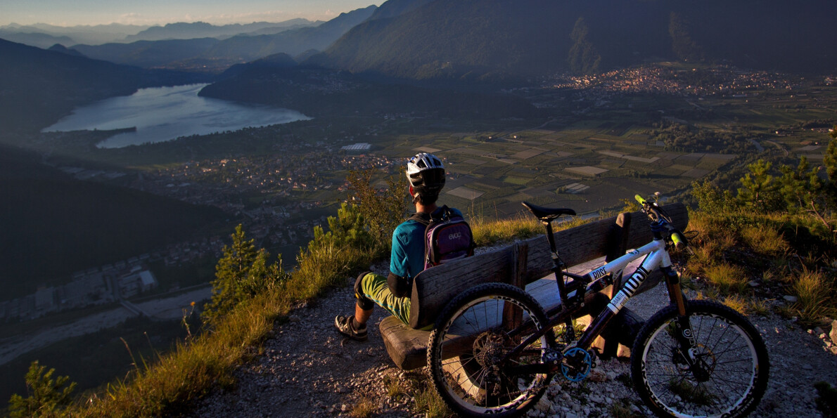 Bikers on tour: von den Seen des Valsugana bis zur Alpe Cimbra