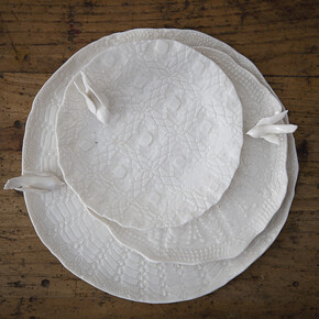 Holz und keramische Kreationen