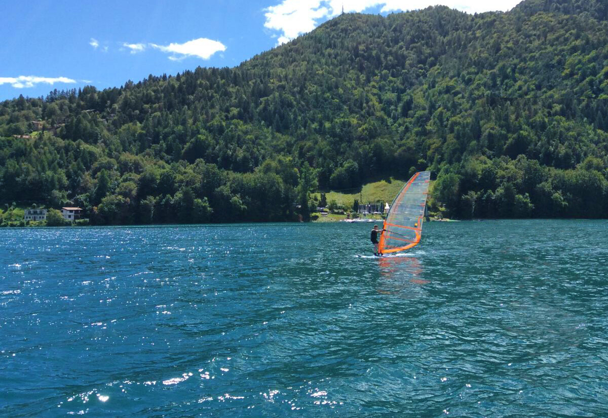 5 lakes for windsurfing