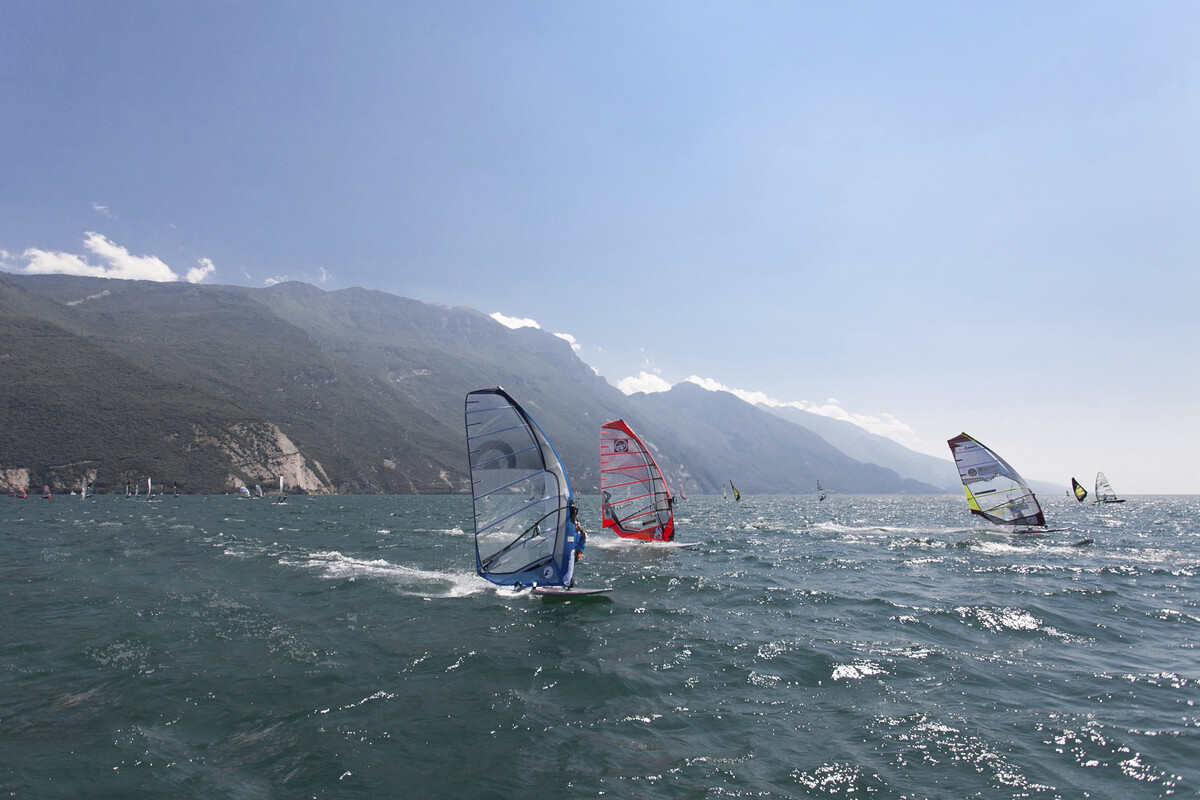 5 lakes for windsurfing