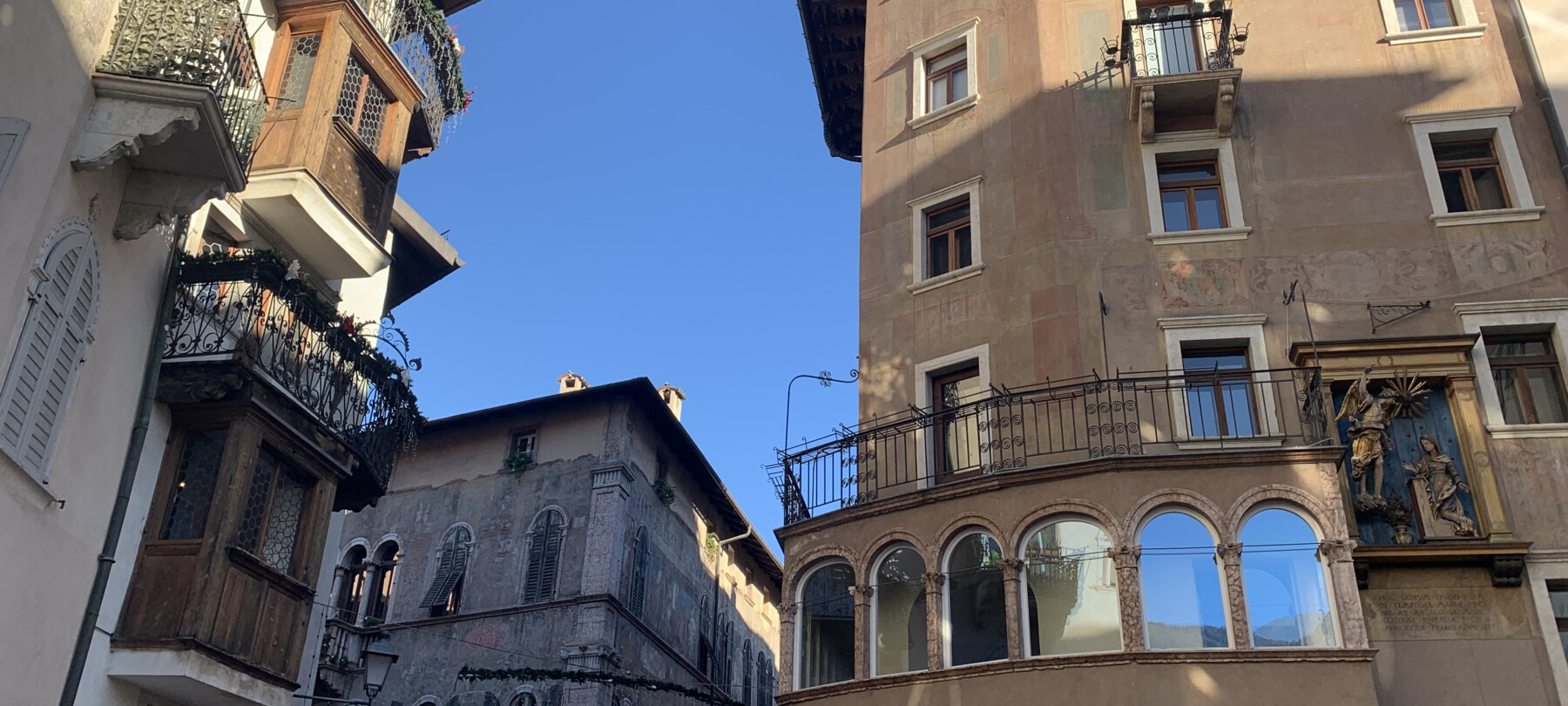 Co si nesmíte nechat ujít: centrum města Trento podle místní módy