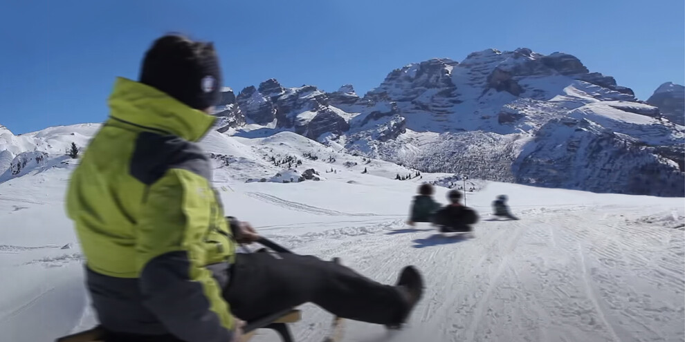 На санях с горы Spinale