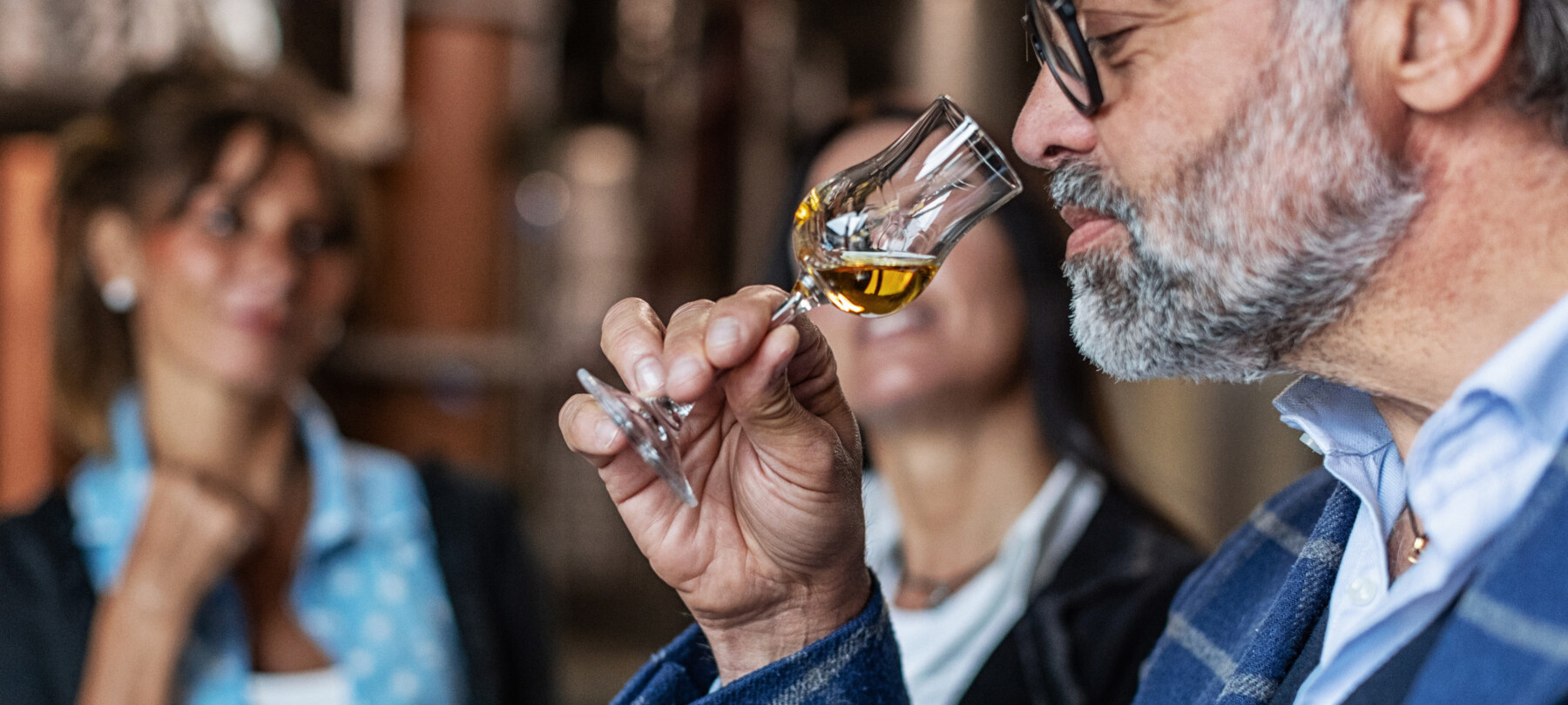 Discover the genuine taste of Trentino grappa and give your senses a treat