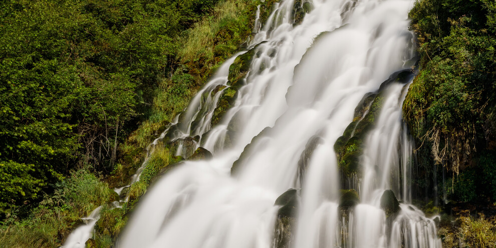 Watervallen van de Rio Bianco Terme di Comano
