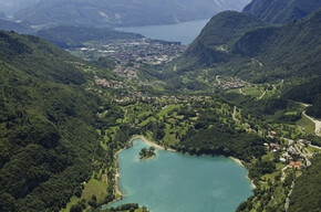Il lago di Tenno dall'alto | © North Lake Garda Trentino 