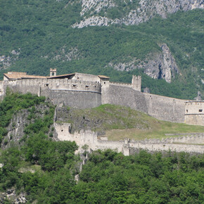 Castel Beseno visto da est | © Unknown