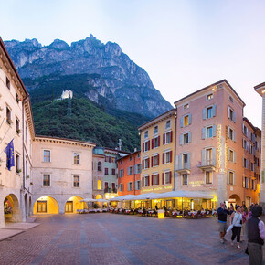 Passeggiando nel cuore di Riva del Garda | © Garda Trentino