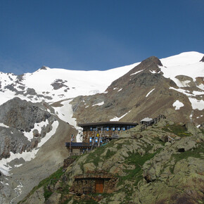 Rifugio Cevedale «G. Larcher» alpine hut | © APT Valli di Sole, Peio e Rabbi