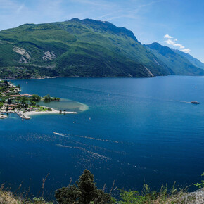 Blick aus dem Monte Brione (Doss Casina und Monte Altissimo) | © North Lake Garda Trentino 