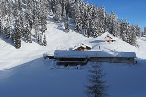 Winter trekking to the Mezzavia Hut and Malga di Romeno | © APT Val di Non 