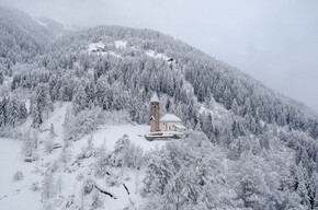 Chiesa di Santa Lucia a Comasine in Val di Peio | © Azienda per Il Turismo Val di Sole