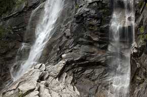 The Queen of the lake, the mother waterfall of Val Daone | © APT Madonna di Campiglio, Pinzolo, Val Rendena