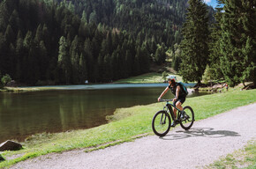 Mit dem Fahrrad zum Lago dei Caprioli | © APT Valli di Sole, Peio e Rabbi