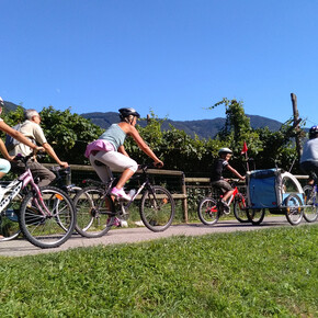 La ciclabile è perfetta per la famiglia | © Garda Trentino