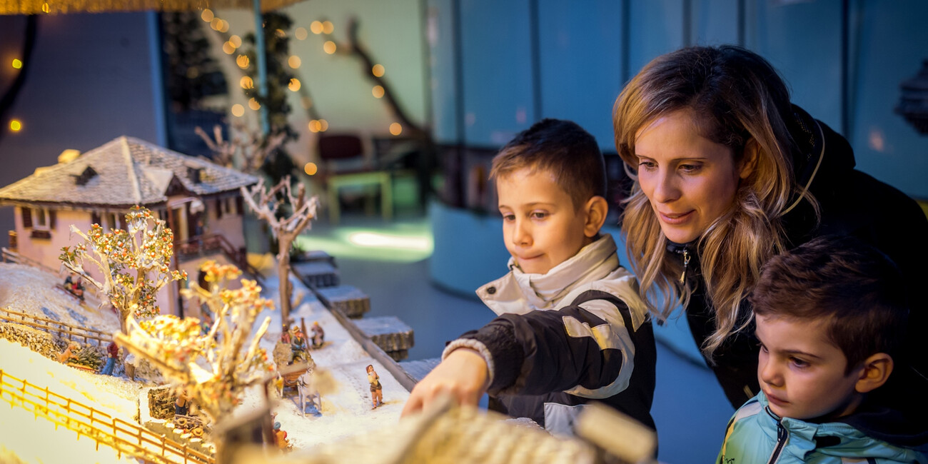 Nativity scenes and miniatures museum #5