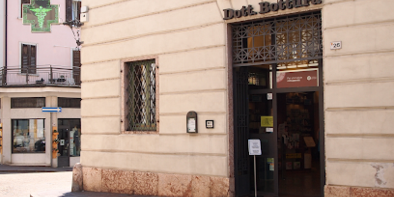 Farmacia Bottura #1