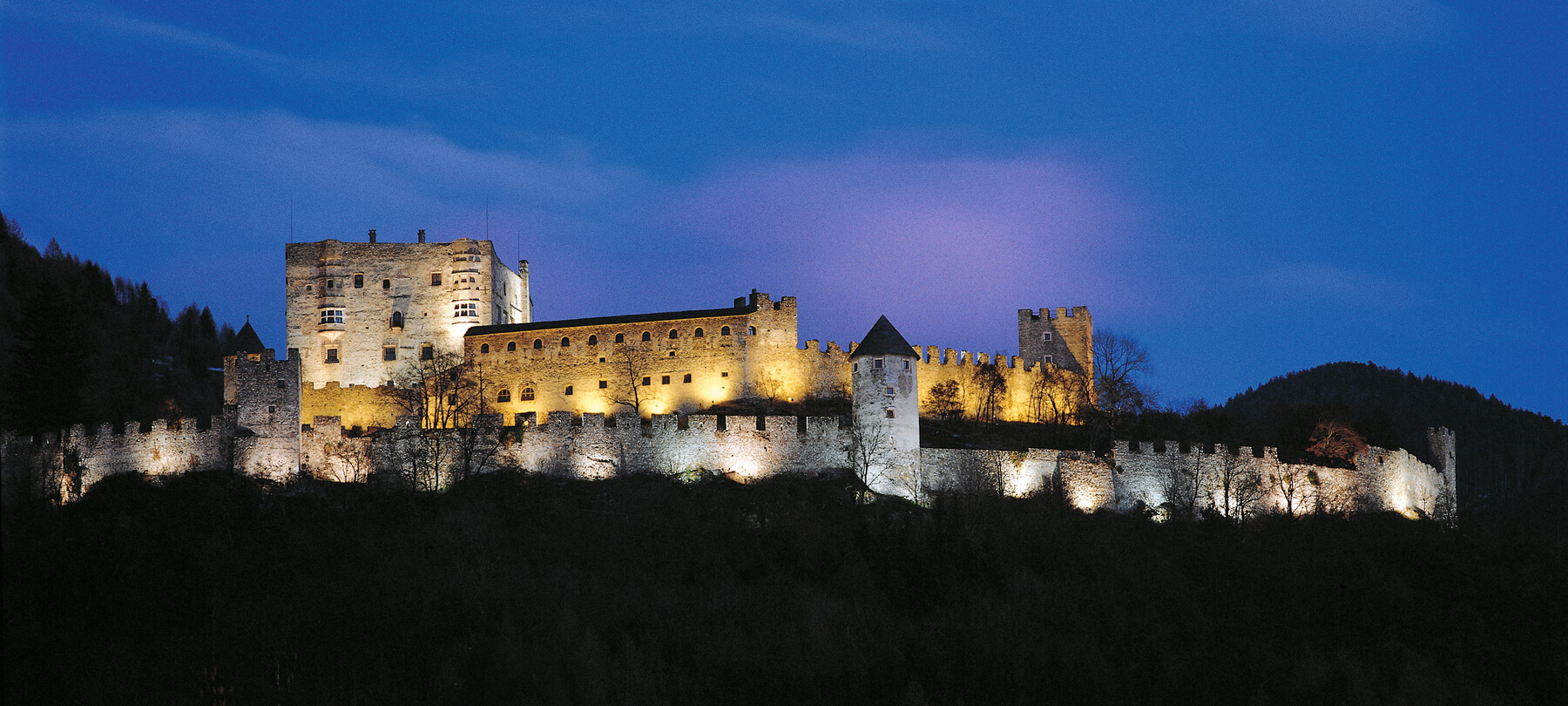 Romantic weekend: spend the night in a castle