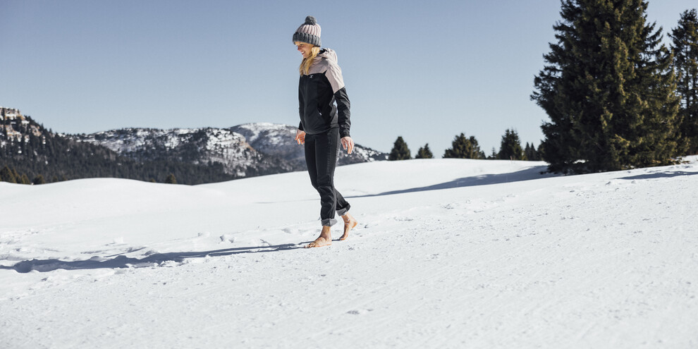 Alpe Cimbra - Passo Coe - Barefooting - Camminata a piedi nudi sulla neve | © Daniele Molineris