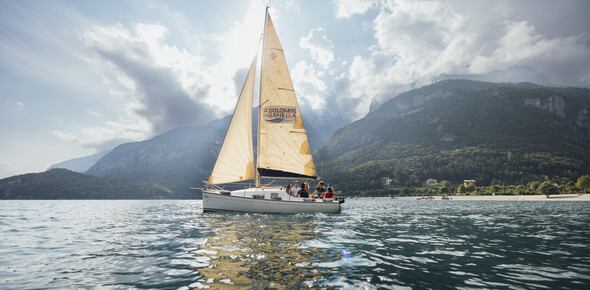 Dolomiti Paganella - Lago di Molveno - Molveno - Barca a vela | © Daniele Molineris