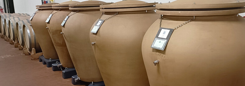 Cantina Toblino anfore | © Archivio Trentino Mktg