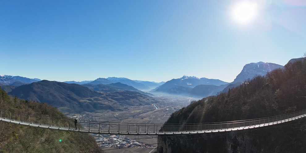 Мост на горе Монте-ди Меццокорона