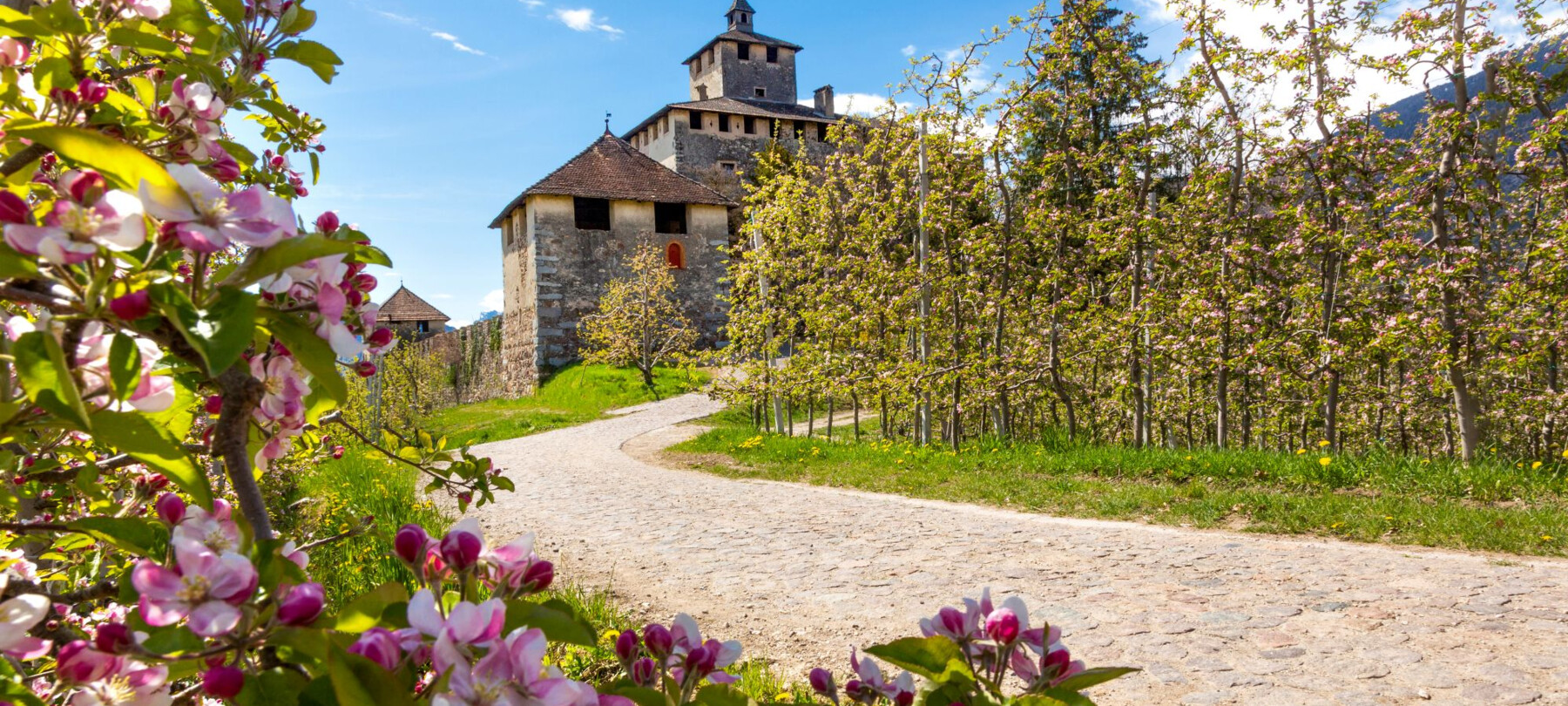 Castel Nanno, una piccola rocca rinascimentale tra le campagne della Val di Non