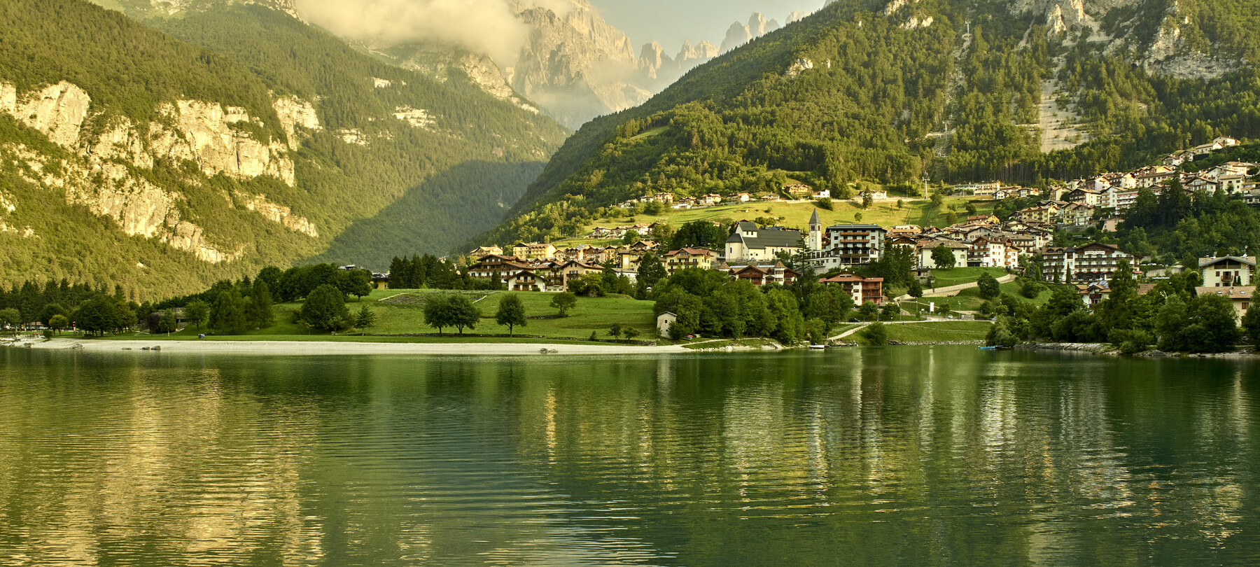 Hotele nad jeziorami w Trentino