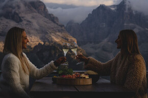 High-altitude sunsets 