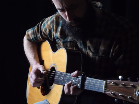 Acustico d’Autore, incontro di chitarre tra generazioni  