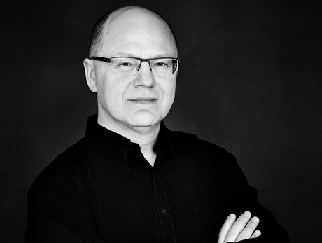 Arvo Volmer, orchestra leader  -  Jean-Efflam Bavouzet, piano