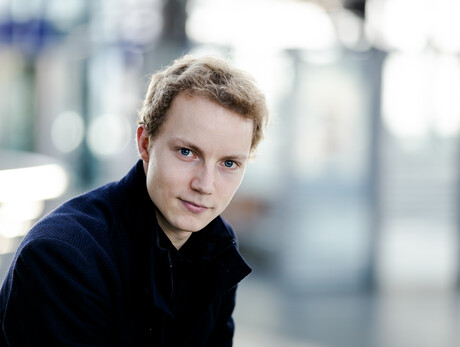 Niklas Benjamin Hoffmann  - Orchestra dei Pomeriggi Musicali - Dmitry Shiskin, Klavier
