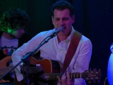 Live music with Valentino Magnani