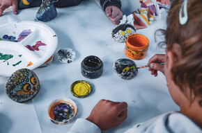 Dal cuore della Terra ai colori delle rocce: Geolaboratorio per spiriti curiosi