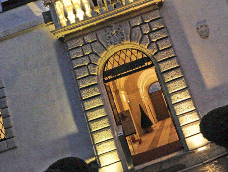 Weinhandlung & Märkte – Entdecken Sie den Zauber der Weine dieser Region im Herzen von Trient im Palazzo Roccabruna.