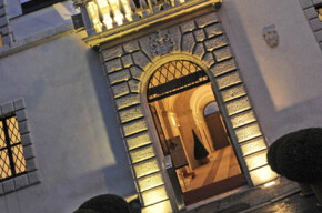 Weinhandlung & Märkte – Entdecken Sie den Zauber der Weine dieser Region im Herzen von Trient im Palazzo Roccabruna.