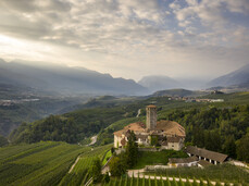 Panorama and taste in the castle: guided tour of Castel Valer and tasting