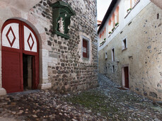 Panorama and taste in the castle: guided tour of Castel Valer and tasting