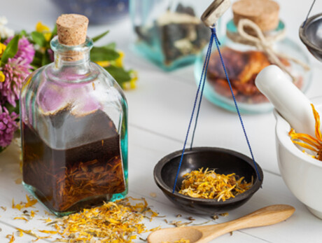 PICCOLO LABORATORIO ALCHEMICO: GLI OLEOLITI DELLA GRAUSTANA