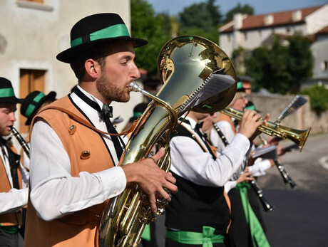 "When the band passed by" - musical appointments with local bands.