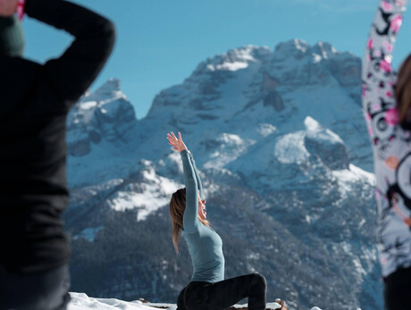 Snow Flow-Yoga experience