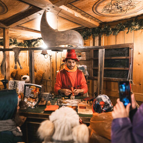 Das verzauberte Dorf des Weihnachtsmanns – Piazza Dante