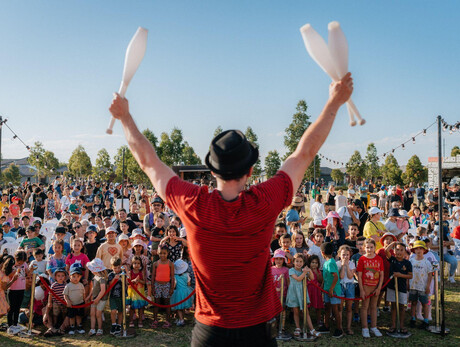 Circo sun Vael con Domenyk La Terra