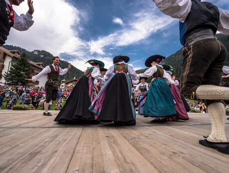 Serata di ballo con gruppo folk