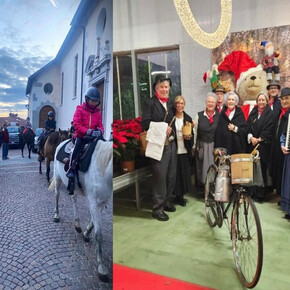 KINDER AUF PFERDEN IM DORFZENTRUM