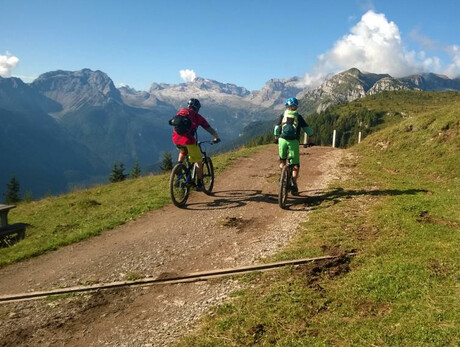 Il Monte Peller e le Dolomiti di Brenta in e-bike