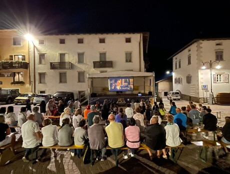 Cinema in piazza: the show must go on!